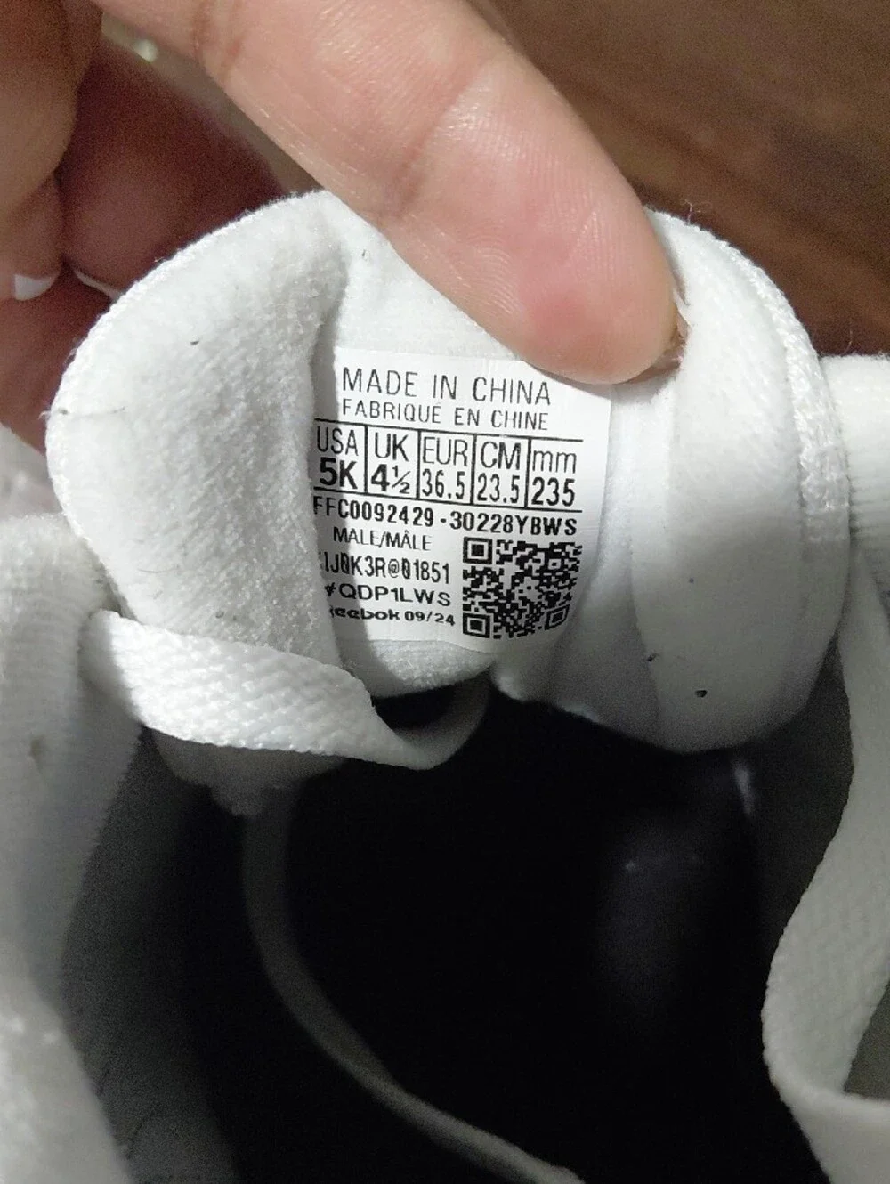 Reebok Men’s White, Gray & Black Low-Top Sneakers